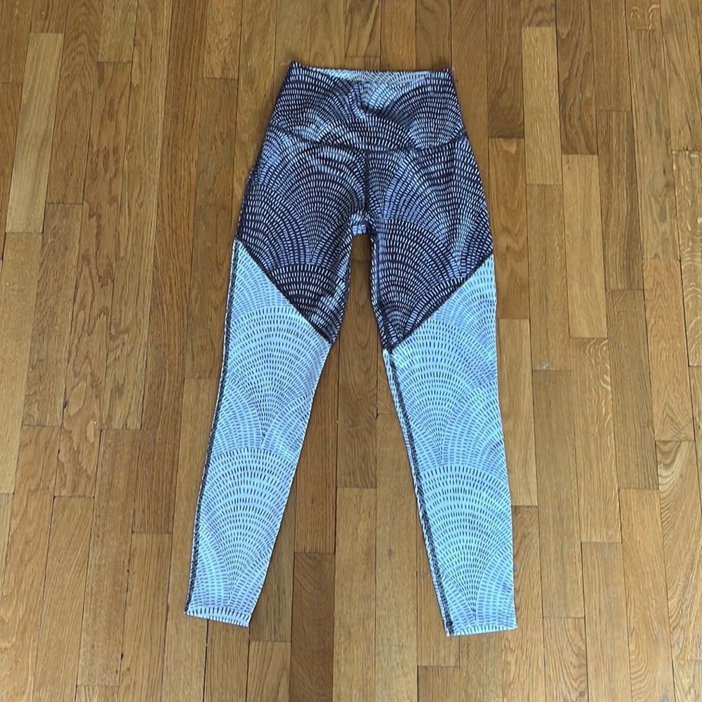 Pattern Beyond Yoga leggings